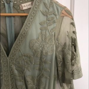 GORGEOUS ALTAR’D STATE LACE DRESS